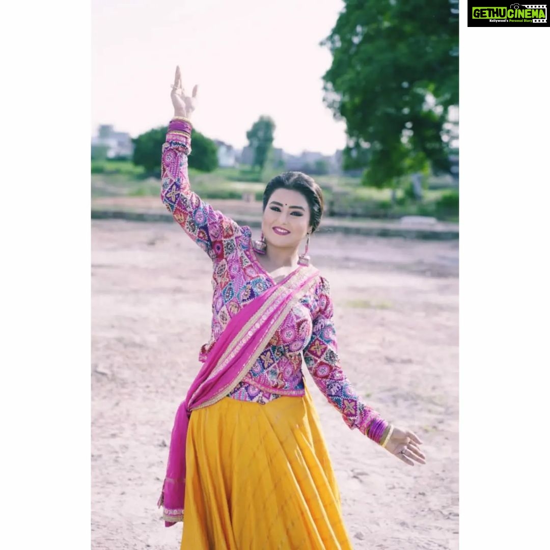 Akanksha Awasthi Instagram - Dancing will always be my first love. It doesn't matter where you are. Just Dance! πππ . . . . . #dance #music #dancer #love #dancers #bhojpuri #art #actress #me #instagram #instagood #explorepage #dancelife #viral #fitness #explore #fun #bhojpuriactress #follow #like #trending #photography #choreography #fashion #bhfyp #artist Mumbai, Maharashtra