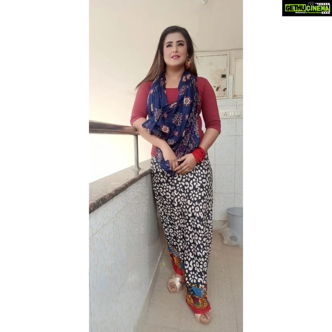 Akanksha Awasthi Instagram - The clothes we wear or the makeup we put on are never about appearance. It's still a question of pleasure, and a healthy spirit, more importantly. . . . . #me #tranding #insta #viral #photoshoot #explorepage #india #likes #new #bangali #tiktok #trending #followers #comment #fyp #lovely #bollywood #foryou #share Mumbai, Maharashtra