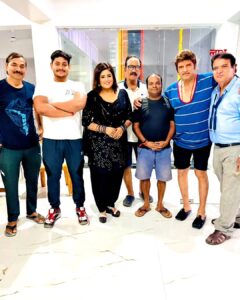 Akanksha Awasthi Instagram - famous bhojpuri celebrity with own team in sets of accidentel दूल्हा
.
Actress @aakankshaawasthi9 
.
.
 
.
.
#bhojpuri #film #trending #explore