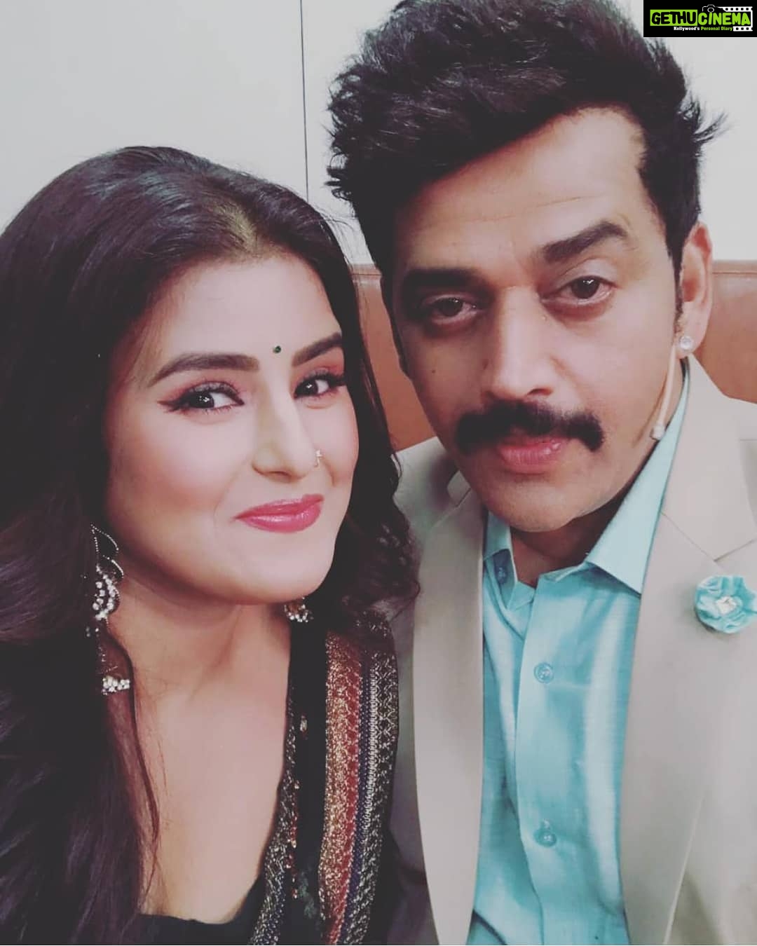 Akanksha Awasthi Instagram - Happy Birthday SuperStar Ravi ji💐🎊🎂🙏🌹 Mumbai, Maharashtra