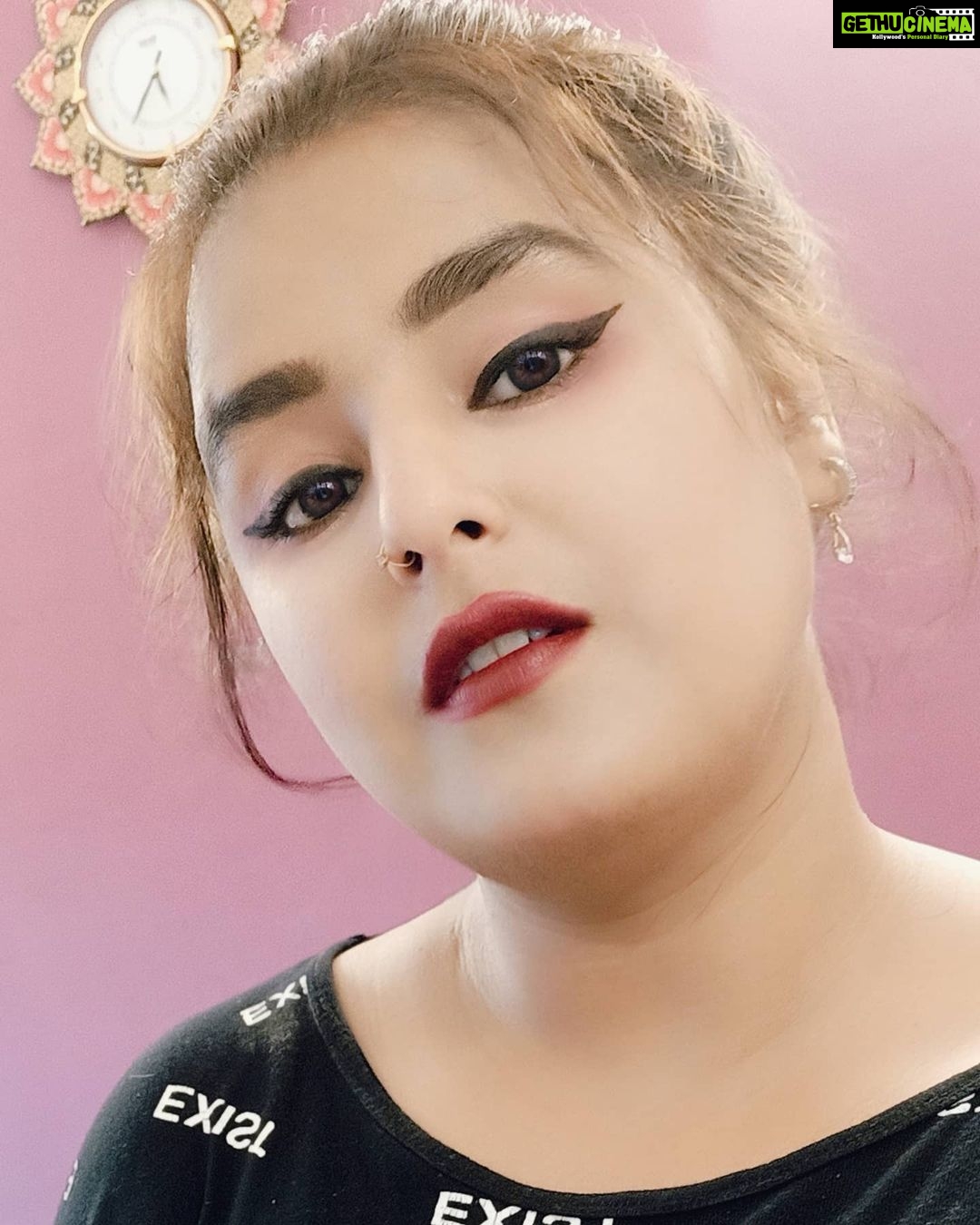 Akanksha Awasthi Instagram - I see you you see me🤪❤