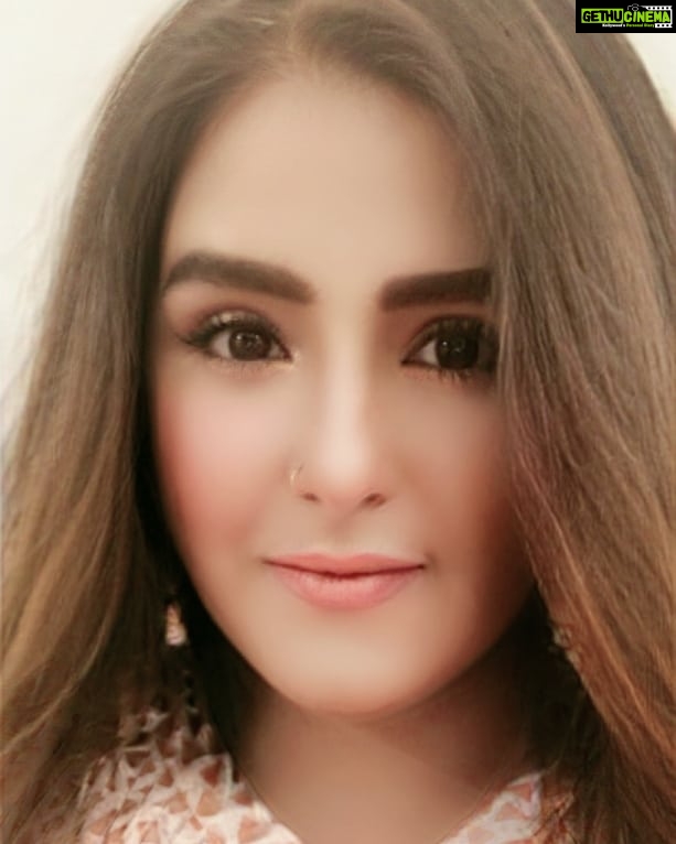 Akanksha Awasthi Instagram - “Being yourself is the prettiest thing you can be.” #trending #viral #topmost #filmy #actor #loveyourself #beautiful #flunt #beinghuman #beingsalmankhan #insta #mood #shinebright #makeup #skin #facebook #twiter #reach #love