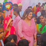 Akanksha Awasthi Instagram - Bus aise hi apna pyar or ashirwad banay Rakhna🙏♥️💐thanx a lot infinity 🤗🤗🤗🤗🤗🤗🤲Har Har Mahadev🤲🙏 . . . #love #fan #movie #onset #movie #bojpuri #actor #actorslife Love & Care