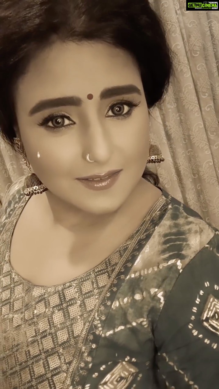 Akanksha Awasthi - 8.7K Likes - Wo Tere Mere Ishq Ka Ik ❤️💫
.
.
.
.
#pyar #instagood #instagram #instadaily #love #actor #exprations