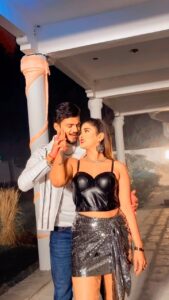 Akanksha Dubey Instagram - Meinu ishq Ho gya ankhiya naal 🙊😍

#swaggysinghrajput #explore #instagram #feelings #love #goals