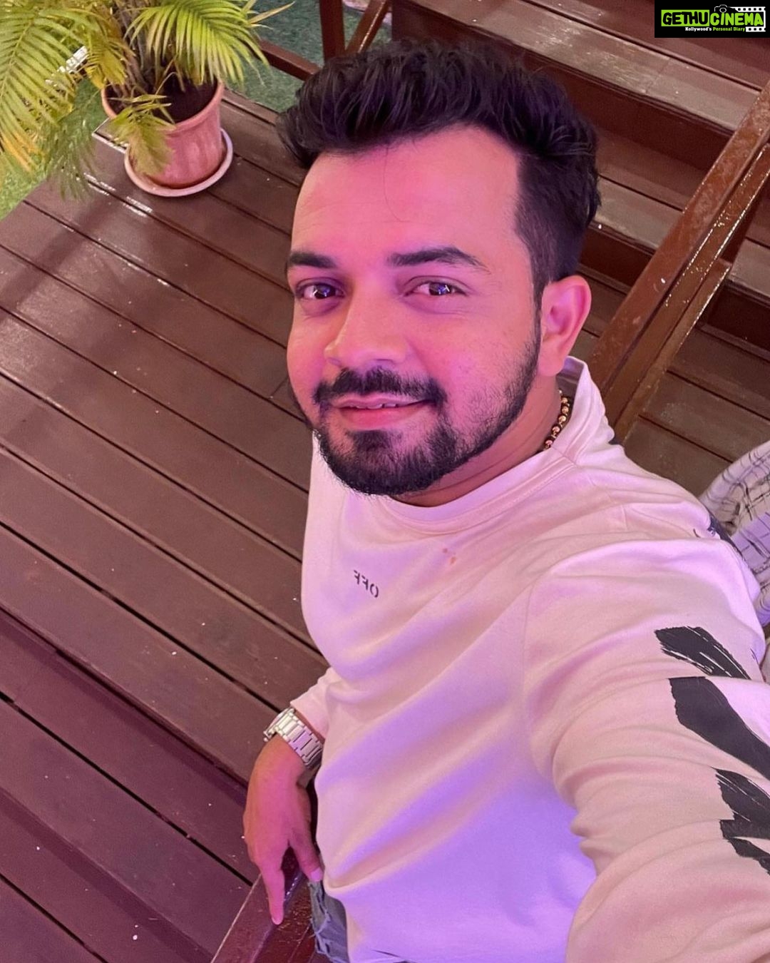 Akanksha Dubey Instagram - Wish you many many happy returns of the day dear happy birthday @pushkar_priyadarshi13 god bless u 😊☺️🥳🤩🤩🥳