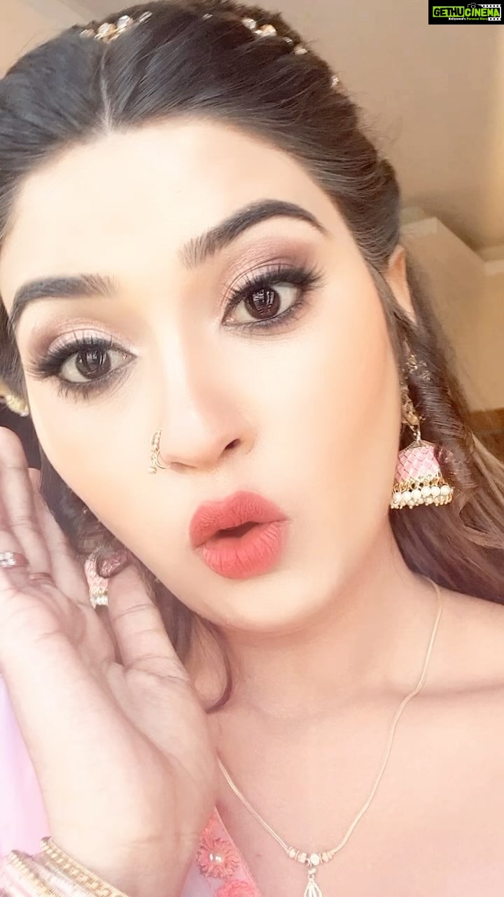 Akanksha Dubey Instagram - Dhokha to hai yaar but log bhut Bewakoof banate hai But hum bannte nahi 😂😂😂 #akankshadubey