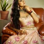 Akansha Chamola Instagram - Last of this look 🌼 Makeup & Hairstyle 💄 💇‍♀️ @nikksmakeupartist 📸 🎥 Videographer @vipul.s.gautam Stylist @nikksmua Outfit 👗 @__cccreation Accessories 💍 @silverqueenj #reelsindia #bollywood #trendingreels #bridalmakeup #bridalwear #indianbride #lehengacholi #glammakeup #glowup #makeuplook #hairstyles #instafashion #instahair #instamakeup #reelitfeelit #desifashion