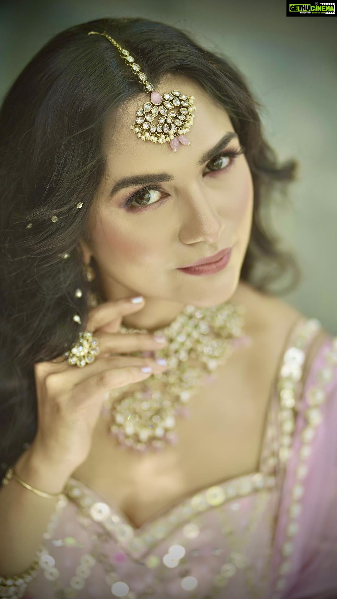 Akansha Chamola Instagram - πΈ πΈCoz its trending πΈπΈ Makeup & Hairstyle π πββοΈ @nikksmakeupartist πΈ π₯ Videographer @vipul.s.gautam Stylist @nikksmua Outfit π @__cccreation Accessories π @silverqueenj #bridaljewellery #bridalmakeup #bridalwear #indianbride #lehengacholi #glammakeup #glowup #makeuplook #hairstyles #instafashion #instahair #instamakeup #reelitfeelit #desifashion #instagood #instapic #instamood #portrait #photography #photoshoot #pose #photoshootideas #lookbook #styleinspo #curvyfashion #curvyconfidence #modernbride #trendingreels