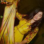 Akasa Instagram - sending you diwali love, the feeling of bright lights, the sugar rush from all the katlis and the warm gooey feeling of being surrounded by people you love 🌼 • • wearing @shraddharambhia_official earrings @meraki.mumbai HMU: @shibu_shimmer styled by @styledbysujata photos @mnvlade @themediatronic • • • • • • • • • • • #akasa #akasasingh #akasasing #akasakebesties #akasians #trending #love #fyp #explore #fashion #ootd #femininegoddess #trendingreels #naagin #shringaar #biggboss #thick #punjaban #trendingsongs #travel #chamak
