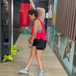 Akshara Singh Instagram - Workout ke baad swag to banta hai Aur upar se yo yo ka gaana baj raha ho to swag ki Kya baat Karen 🔥🫶🏻💪 Just enjoying my happy zone ♥️ #aksharasingh #lfl #instagood