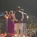 Akshara Singh Instagram - Happy me ❤️🤗🔥 Love you jaunpur @abhishek_as_it_is @suniel.shetty #aksharasingh