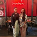 Akshara Singh Instagram - Shabdon me ye khushi kya likhu 🥰 the picture says it all ♥️🤗 Mera bacchu @surabhitiwari_ @surabhitiwariofficial_ Aur hamara hashtag 2nd pic me luckily mil gaya 🧿😍 #loveyou #aksharasingh Delhi, India