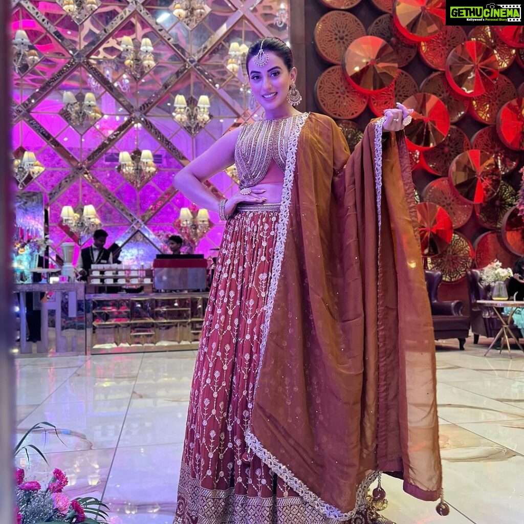 Akshara Singh Instagram - Pretty vibe 🧡 . . . . 👗@deeveecouture #aksharasingh #pallavigotlocked #marriage #lfl