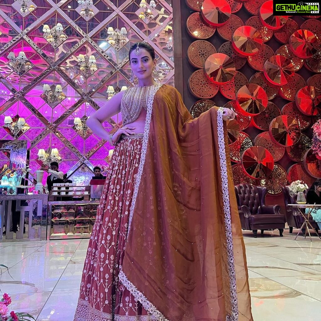 Akshara Singh Instagram - Pretty vibe 🧡 . . . . 👗@deeveecouture #aksharasingh #pallavigotlocked #marriage #lfl