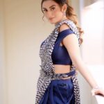 Akshara Singh Instagram – Let me play among the stars ✨🫶🏻🧿
.
.
.
.
.
.
.
. 
💆‍♀️ @kanizfatima_hairstylist 
💄 @sonugupta9588 
📸 @sauravanuraj
@fashion_stylist_7 
@satyamdesignerstudio