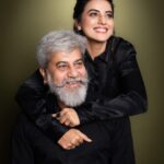 Akshara Singh Instagram – Log : Tumse nahi ho payega 

Papa : Tumse hi hoga 🧿

Ek papa hi hain jo har paristhiti me ek alag sa junoon de dete hain Aur kahte hain mera beta kar lega 💪

#myforeverbestfriend #fatherndaughterduo #aksharasingh #indrajitsingh 

📸 @photowale.studio
