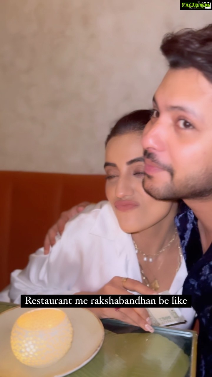 Akshara Singh Instagram - Chand rishte jo niswarth pure bante hain 🧿🤗♥️ Bhaiya you are the best & you’ll always be Thankyou for everything & the love u have for me❤️ @nishantbhat85 I love you 😘 . . . . . Beautiful 📸Video credit @pratiksehajpal Thankyou 🤗♥️ #brotherfromanothermother #rakshabandhan #aksharasingh