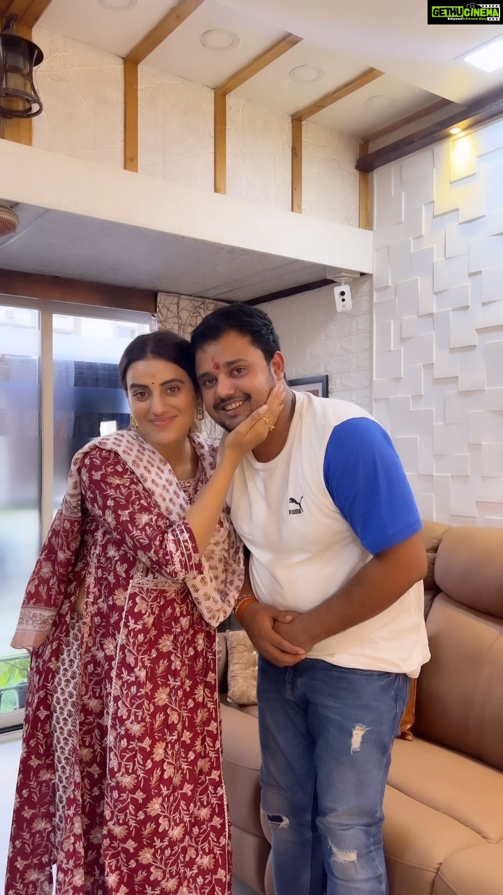 Akshara Singh Instagram - Happy rakshabandhan @singhakshara di 🙏 ye din mujhe aajivan yaad rahega 🤗🙏🙏