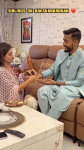 Akshara Singh Instagram - Wait for end / Share with your siblings 😅 @singhakshara @vivekkeshari1 
.
HAPPY RAKSHABANDHAN ❤️ 
.
Outfit - @shahjadaethnic 
Styled by - @fashion_stylist_7 
.
#ViralBoy #ViveKKeshari #aksharasingh