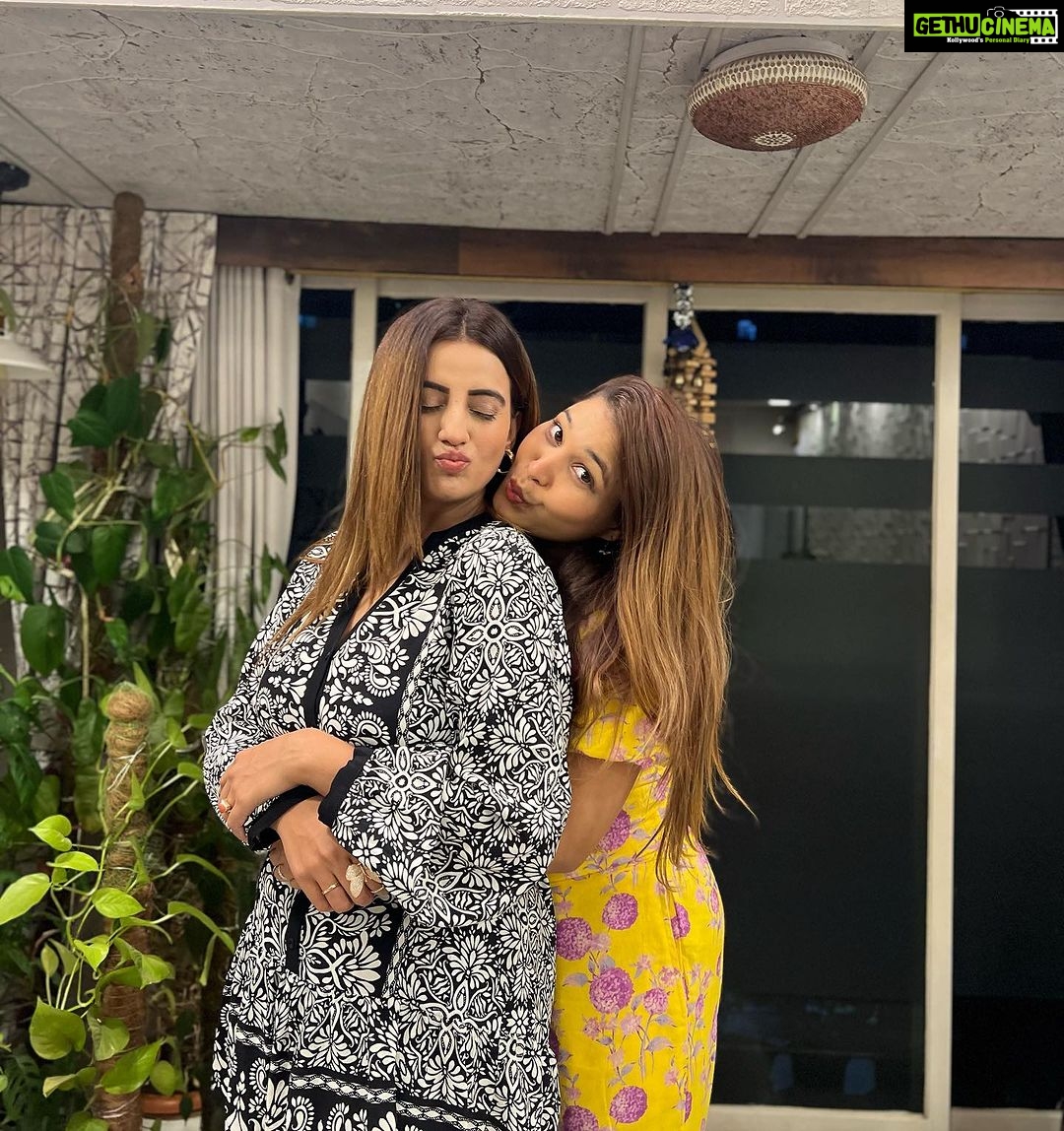 Akshara Singh Instagram - Happy birthday to my super talented and extraordinary Babuni! 🎉🎂 Your creativity and passion light up every moment we share. Here's to celebrating another year of your amazing journey! #BirthdayStar #BestiesForLife