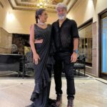 Akshara Singh Instagram – Twinning with the best man by coincidence 🖤 
.
.
.
.
.
Pick ur fav 📸

@satyamdesignerstudio 
@jewelkartfashion 
#aksharasingh #fatherndaughterduo #indrajitsingh