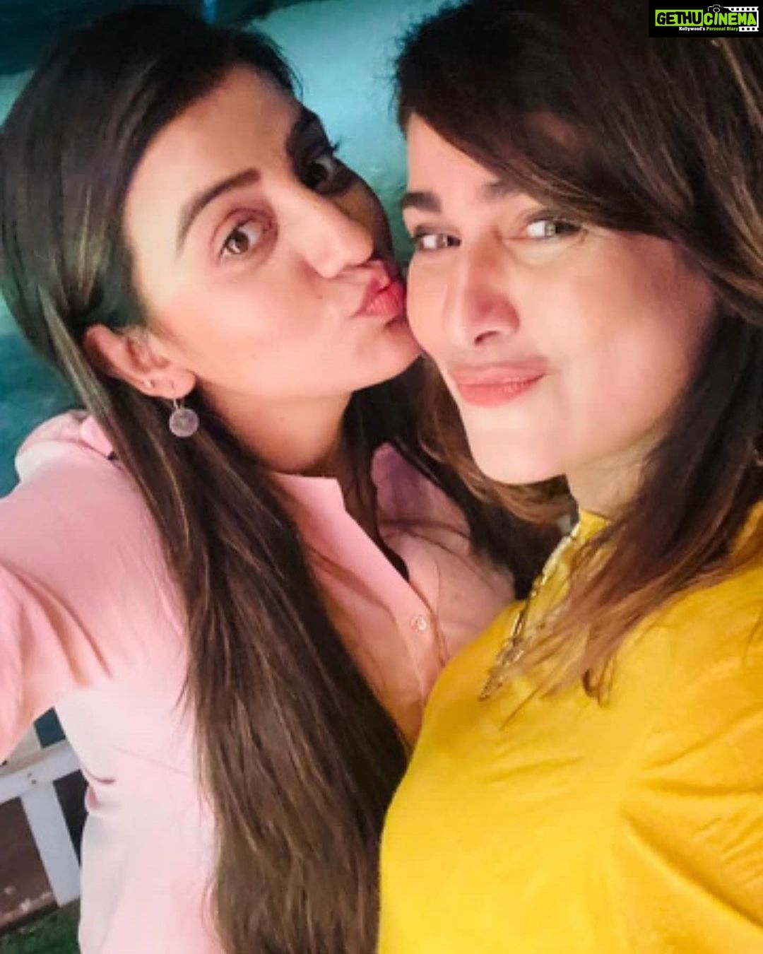 Akshara Singh Instagram - Happiest birthday akkiđ„°â€ïžđ đ„° May god bless u with the best, as u deserve all the love! Miss the masti thoughđ„° letâs meet soon! God bless u babyđ„°â€ïžđ love uuuuuuuđŠ akki!!!! #birthdaygirl #burthdaygirl #birthday #aksharasingh #akki #pakkhi #pakkhihegde #pakhi #bffs #friends #bond #love #pure #family
