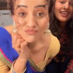 Akshara Singh Instagram - Reel in vanity ❤️ Le dance 💃 seekha hi diya 🤗 #aksharasingh #lfl #vanityreel #instadaily #happiness #ownworld #love #spreadkindness #loveyou
