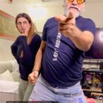 Akshara Singh Instagram - Jab main aur papa milte hain 🥰🌸🫶🏻 Dhamaal 🔥🥳 #aksharasingh #fatherndaughterduo