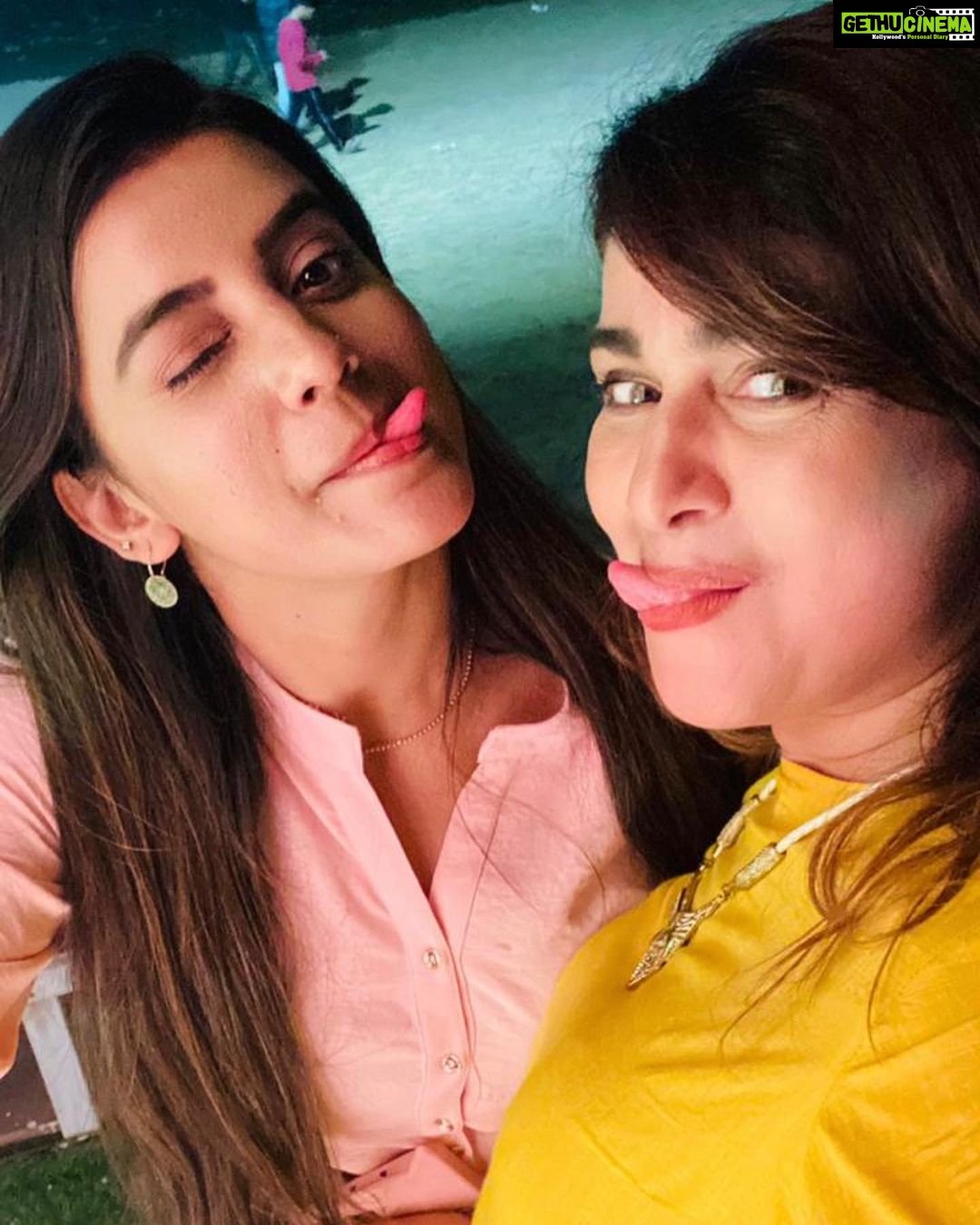 Akshara Singh Instagram - Happiest birthday akkiđ„°â€ïžđ đ„° May god bless u with the best, as u deserve all the love! Miss the masti thoughđ„° letâs meet soon! God bless u babyđ„°â€ïžđ love uuuuuuuđŠ akki!!!! #birthdaygirl #burthdaygirl #birthday #aksharasingh #akki #pakkhi #pakkhihegde #pakhi #bffs #friends #bond #love #pure #family