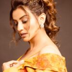 Akshara Singh Instagram - What’s a Queen without her King ?? WELL Historically speaking MORE POWERFUL 🙌🏻🔥 . . . . . . 📸 @ilmanaazphotography1 @kanizfatima_hairstylist #aksharasingh