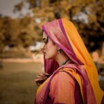 Akshara Singh Instagram - जब ज़िन्दगी की माया में खो जाएं, तब भी बने रहते हैं ख़ामोश इक अदाकार…… #aksharasingh