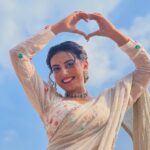 Akshara Singh Instagram - Dedicating this song & photo to all my lovely haters ♥️🤗 . . . #aksharasingh #loveyou
