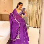 Akshara Singh Instagram – Mirror selfie is important at times 🫶🏻😘📷🌸✨

Love yourself ♥️

@anushkajain_designs 
@fashion_stylist_7 

#aksharasingh