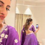 Akshara Singh Instagram – Mirror selfie is important at times 🫶🏻😘📷🌸✨

Love yourself ♥️

@anushkajain_designs 
@fashion_stylist_7 

#aksharasingh
