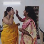 Akshara Singh Instagram – Kuchh tasveer kharna ki raat ki ❤️🙏 apno ke saath

#aadit #jaichhathimaiya🙏 #aksharasingh
