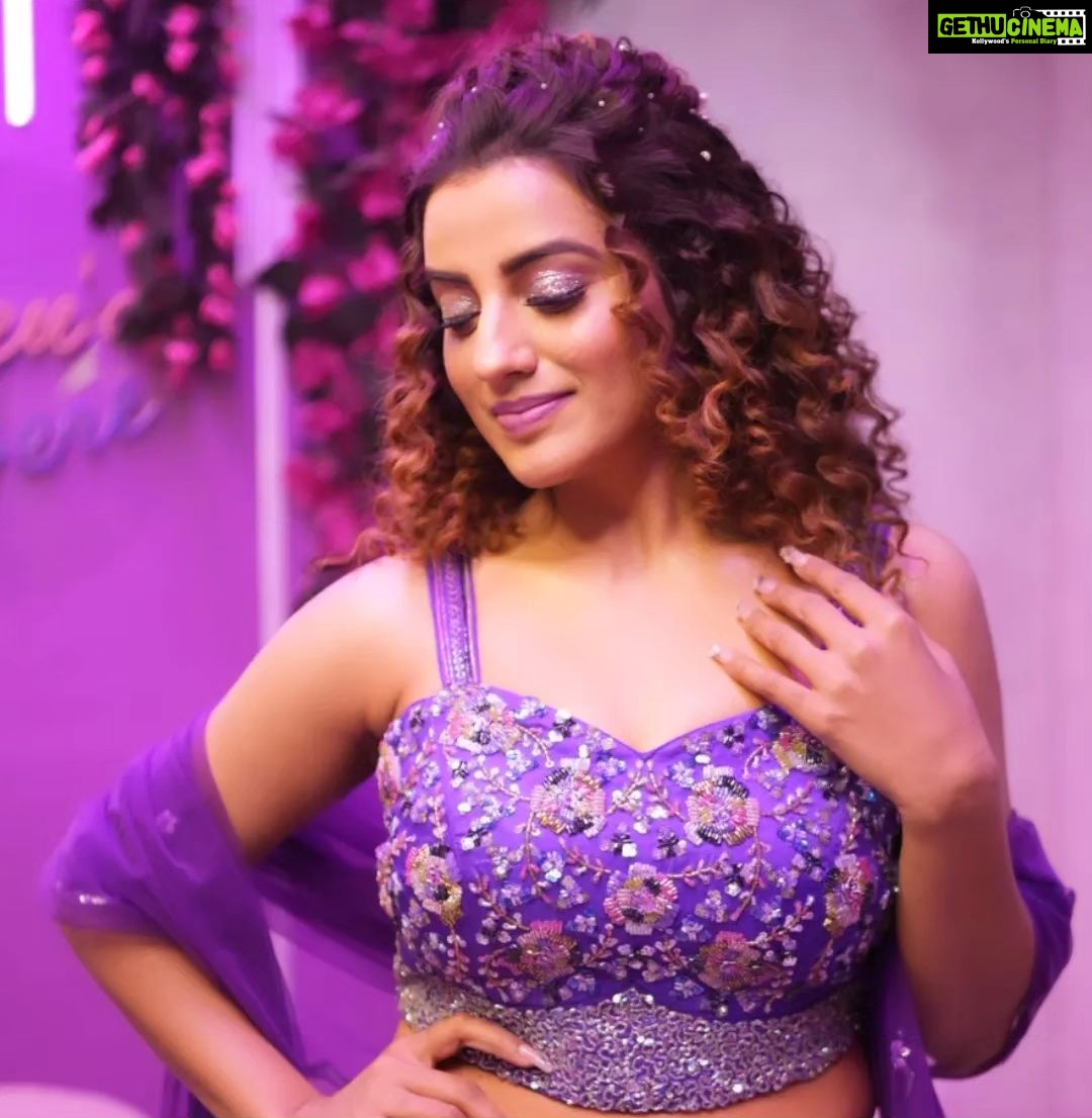 Akshara Singh Instagram - Purplishhhhhhhhhhh 💜 . . . . . #aksharasingh