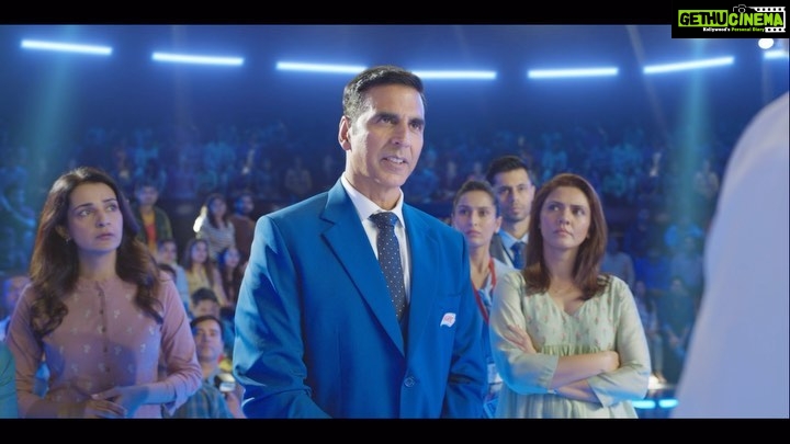 Akshay Kumar Instagram - Finally revealed: Bharat ke No.1 Harpic se better is the one and only Naya Best Ever Harpic. Isme hai 10X cleaning power jo aapke toilet ko chamkaye aur ab Khushboo se mehkayee sirf 5 minute mein. @harpic_india