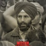 Akshay Kumar Instagram - 1 Man. 1 Plan. 1 Mission. And only 1 Day To Go! #MissionRaniganjTomorrow 🙌 Advance Booking Open Now: Link In Bio. BOOK TICKETS NOW. Watch the story of Bharat’s true hero with #MissionRaniganj in cinemas tomorrow! @vashubhagnani @parineetichopra @tinudesaiofficial @jackkybhagnani @deepshikhadeshmukh @ajay_kapoor_ @pooja_ent @jjustmusicofficial