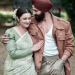 Akshay Kumar Instagram - There's nothing more #Keemti than love ❤️ @parineetichopra , here's a gift for your special day, coming tomorrow! Watch the story of Bharat’s true hero with #MissionRaniganj in cinemas on 6th October. @vashubhagnani @tinudesaiofficial @jackkybhagnani @deepshikhadeshmukh @ajay_kapoor_ @pooja_ent @jjustmusicofficial @vishalmishraofficial @mekaushalkishore