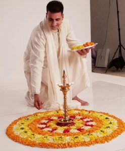 Akshay Kumar Instagram - May this Diwali bring joy and togetherness to your family and friends. दीपावली की हार्दिक शुभकामनाएं।🙏🏻
