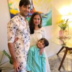 Akshay Oberoi Instagram - Happy Diwali to you and yours, from me and mine 🏡🪔 #HappyDiwali #Diwali #Diwali2023