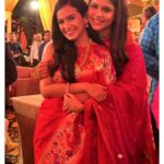 Akshaya Deodhar Instagram - Aniiii bagha ajun konala bhetle !! I miss you so muchhh ❤️ @akshayaddr Varsha Bungalow Official Residence of Chief Minister of Maharashtra