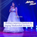 Akshaya Deodhar Instagram – @akshayaddr surprises @hardeek_joshi on their sangeet by singing ‘Shukarallah’ with her bridesmaids!🥳
.
Akshaya’s & Hardeek’s Beautiful outfits by @labelsonalesawant 
Styled by @stylist.chaitalikulkarni 
Akshaya’s Jewellery by @chandrakalm_jewellery 
Akshaya’s Makeup by @madhurikhese_makeupartist 
Akshaya’s Hair by @komalpashankar_makeupartist 
Hardeek’s Hair & Makeup by @makeovers_by_rahul 
Wedding decor & management @a3eventsandmedia 
Wedding planner @bhagatamol 
Location- @siddhigardensandbanquets 
Managed by @wechitramedia @n.i.d.s_ @amolghodake_ 
.
#AHa #AkshayaDeodhar #HardeekJoshi #AkshayaHardeek  #Exclusive #wmupdate #sangeetdance #groomdance #bridedance #songsurprise #surprisesong