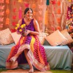 Akshaya Deodhar Instagram - #अहा मेहेंदी ✨🌸 . Photos by @royalebysvs @sevenvowstories Beautiful Outfit- @labelsonalesawant Styling- @stylist.chaitalikulkarni Makeup - @madhurikhese_makeupartist Hair - @komalpashankar_makeupartist Jewellery- @chandrakalm_jewellery Decor- @decorbyketan Managed by @wechitramedia @n.i.d.s_ . #AHa #AkshayaDeodhar #AkshayaHardeek