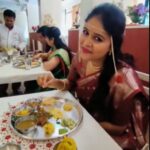 Akshaya Deodhar Instagram - अस्सल महाराष्ट्रीय भोजनाची उत्तम सोय... रसोई डायनिंग हॉल शनिवार पेठ, पुणे संपर्क - 9049320425 7499731687 9763078678 8888740930 Follow us on Instagram https://www.instagram.com/invites/contact/?i=1v2y39p9uek5r&utm_content=67lwr8x #rasoi #dininghall #pune #punerestaurants #punereels #maharashtrianthali #marathifood #akshayadeodhar #PrimeReels
