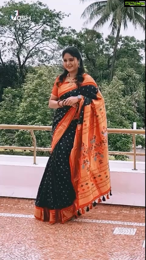 Akshaya Deodhar Instagram - Bann Meri Jaan❤️ . . . . Follow me on @josh.marathi @officialjoshapp for more exclusive videos. . . #AkshayaDeodhar #Josh #joshappofficial #JoshApp #JoshMarathi