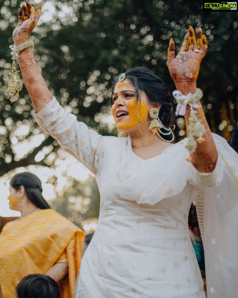 Akshaya Deodhar Instagram - Haldi dress is very special for every Bride-Groom, and so was for us. @labelsonalesawant created the most beautiful & comfortable outfits for both of us.🤍 So if you’re looking for stylish and comfortable outfits for your celebrations, Do visit ‘Label Sonale Sawant’ , A highly recommended place for all brides and grooms. . Again, Thank you so much @labelsonalesawant for creating this simple yet elegant look. We love it.🤗 . . Akshaya’s & Hardeek’s Beautiful outfits by @labelsonalesawant Styled by @stylist.chaitalikulkarni Pictures by Team @girish_katkar_photography Floral Jewellery by @swatiwaghcreation Akshaya’s Makeup by @madhurikhese_makeupartist Akshaya’s Hair by @komalpashankar_makeupartist Hardeek’s Hair & Makeup- @makeovers_by_rahul Wedding decor & management @a3eventsandmedia Wedding planner @bhagatamol Location- @siddhigardensandbanquets Managed by @wechitramedia @n.i.d.s_ @amolghodake_ . #AHa #AkshayaDeodhar #HardeekJoshi #AkshayaHardeek