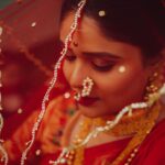 Akshaya Deodhar Instagram - ✨॥ सदा सौभाग्यवती भवः ॥✨ . In love with this beautiful trail by @shobha_designer_24 🥰 Akshaya’s Saree: @saudamini_handloom Akshaya’s Saree draping: @anaghakumbhr Blouse: @nishfash_design_studio Akshaya’s Hair: @komalpashankar_makeupartist Akshaya’s Makeup: @madhurikhese_makeupartist Akshaya’s Styling: @anaghaghaisas Jewellery: @ssnagarkarjewellers_official @prasad.nagarkar Photos by @girish_katkar_photography Wedding decore & management @a3eventsandmedia Wedding planner @bhagatamol Location- @siddhigardensandbanquets Managed by @wechitramedia @n.i.d.s_ @amolghodake_ . #AkshayaHardeek #AkshayaDeodhar #Wedding #AHa