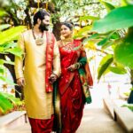 Akshaya Deodhar Instagram - Photo’s by @sevenvowstories @royalebysvs Akshaya’s Saree: @saudamini_handloom Akshaya’s Saree draping: @anaghakumbhr Blouse: @nishfash_design_studio Akshaya’s Jutti: @chaljutti.official @amru_tak Akshaya’s Hair: @komalpashankar_makeupartist Akshaya’s Makeup: @madhurikhese_makeupartist Hardeek’s Outfit: @saudamini_handloom Hardeek’s Hair & Makeup- @makeovers_by_rahul Akshaya’s & Hardeek’s Styling: @anaghaghaisas Jewellery: @ssnagarkarjewellers_official @prasad.nagarkar Photos by @sevenvowstories Wedding decore & management @a3eventsandmedia Wedding planner @bhagatamol Location- @siddhigardensandbanquets Managed by @wechitramedia @n.i.d.s_ @amolghodake_ . PUNE पुणे MH 12